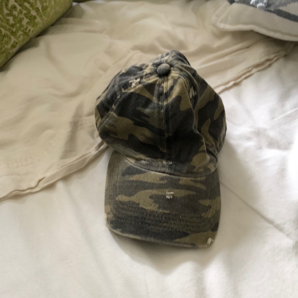 Camo hat - Picture 4 of 4